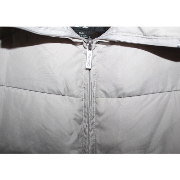 Women's Down Puffer Jacket - Picture 8 of 15